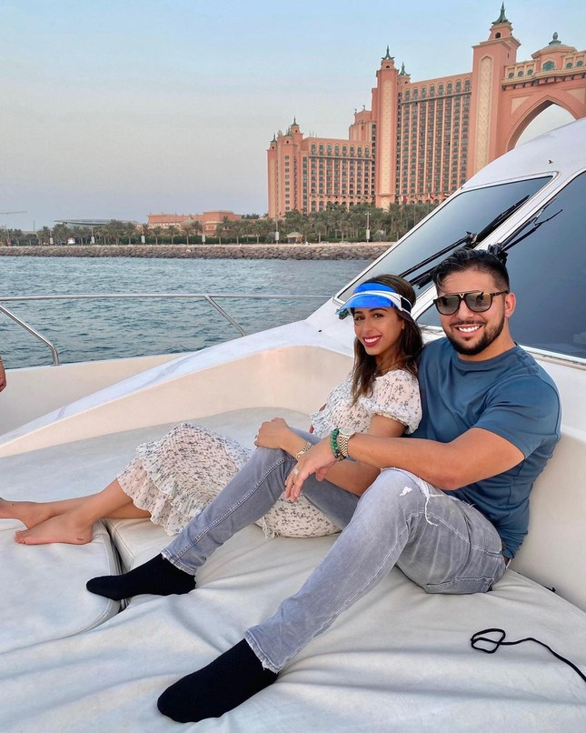 Nữ người mẫu than khổ vì lấy chồng triệu phú Dubai